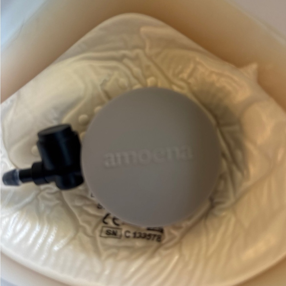 New Amoena breast shaper with air pump - Picture 6 of 6